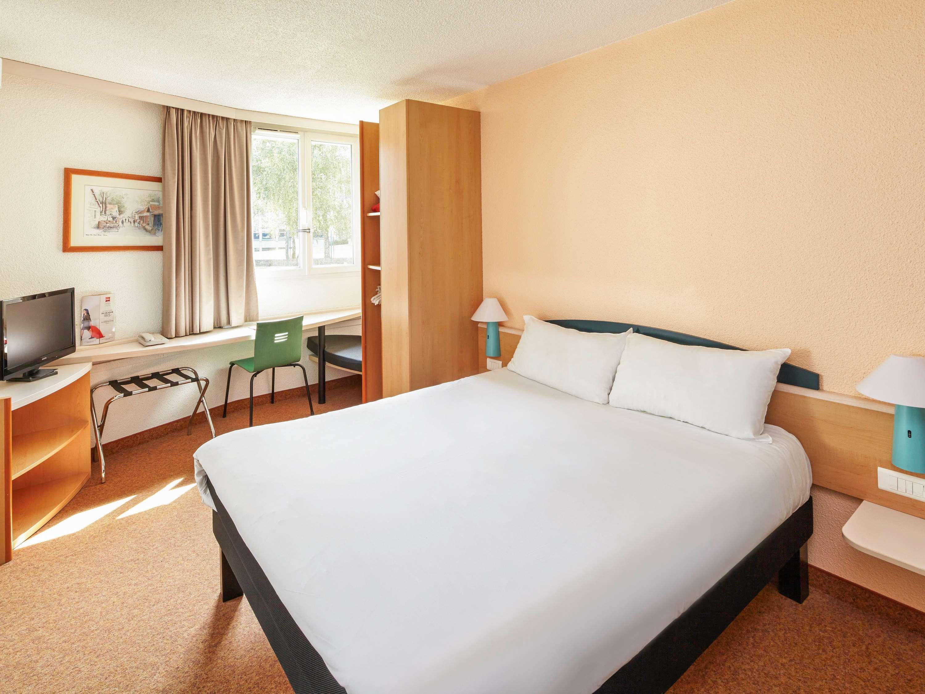 Ibis Chartres Ouest Luce Lucé Exterior foto